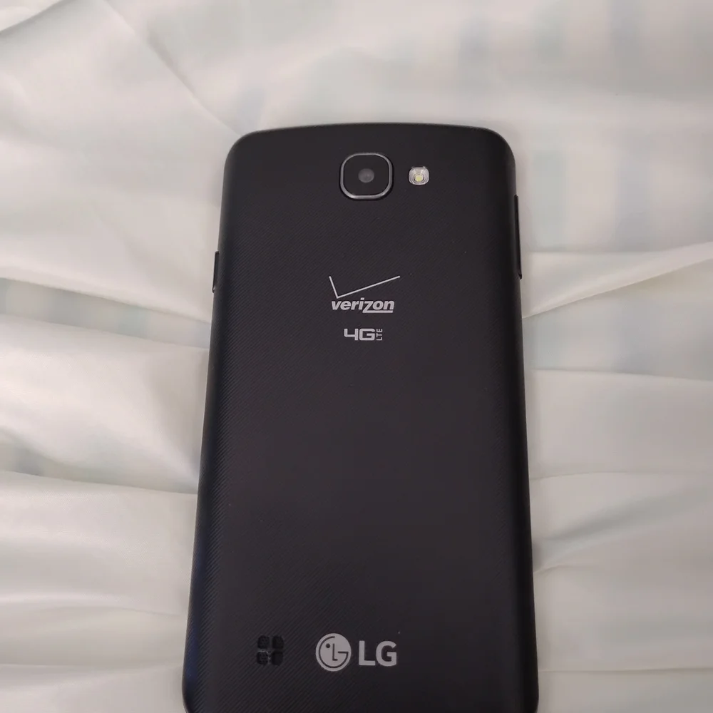 Verizon LG 4G LTE Phone With Charger Never Activated
